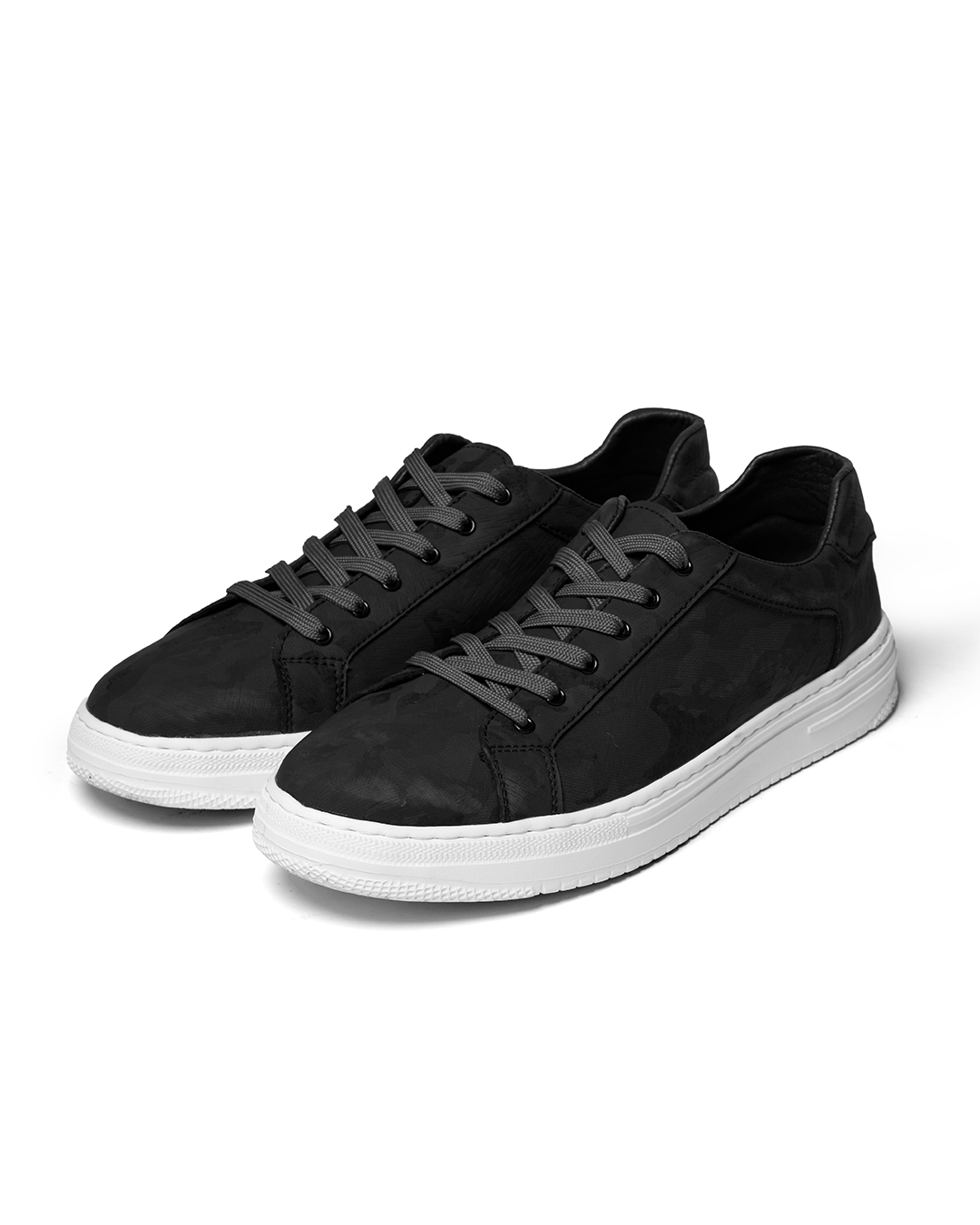 Lightweight comfortable everyday trainers for men | Belmont - 1