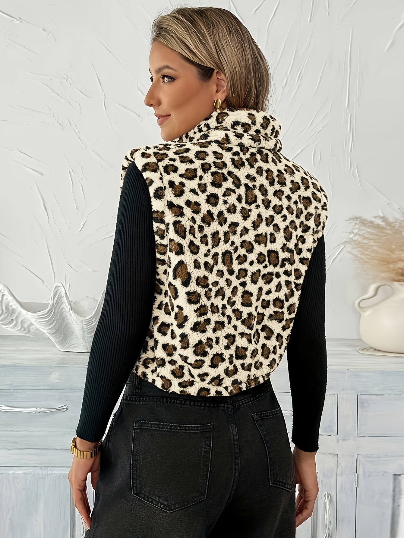 Stylish sleeveless teddy fleece gilet for women | Delia -10