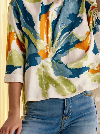Half-sleeve contrast flower print round-neck top for women - 3