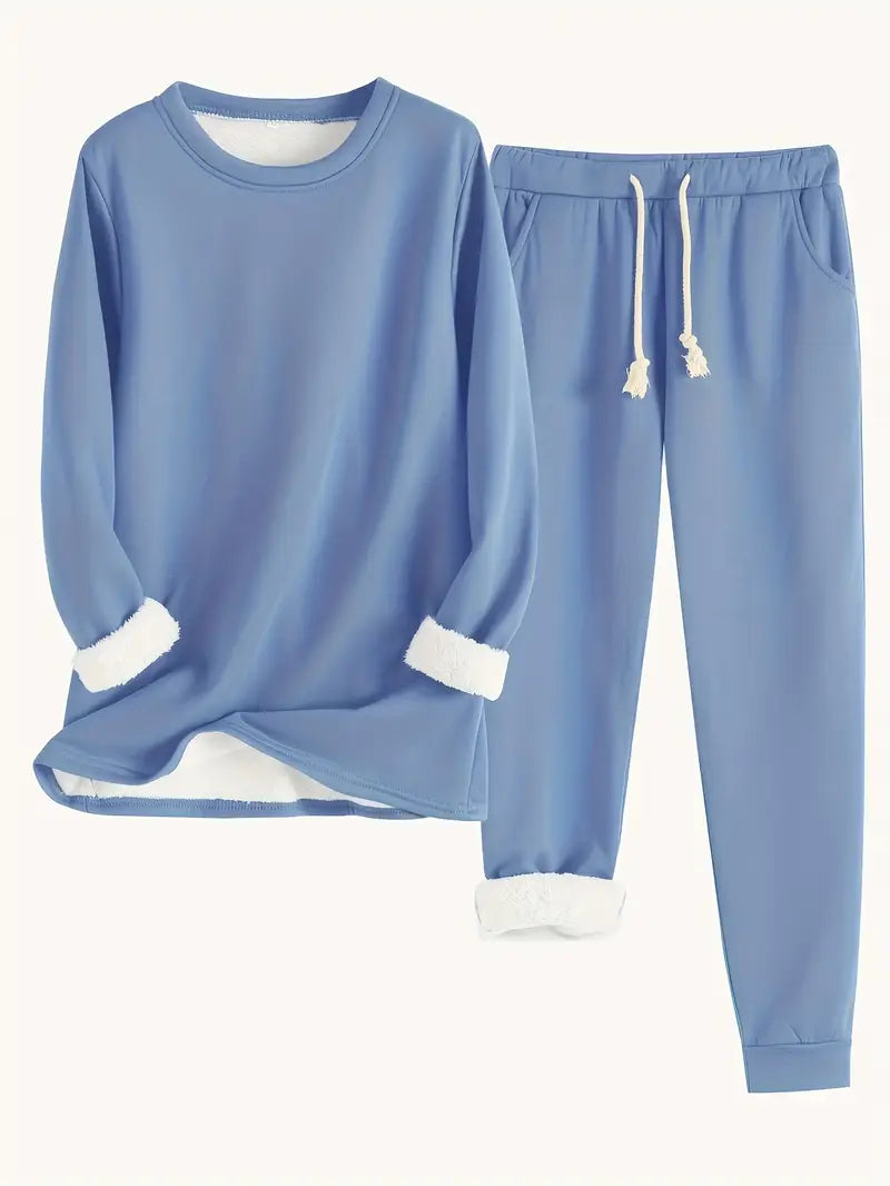 Relaxed Two Piece Lounge Set Stylish for Women | Mireya