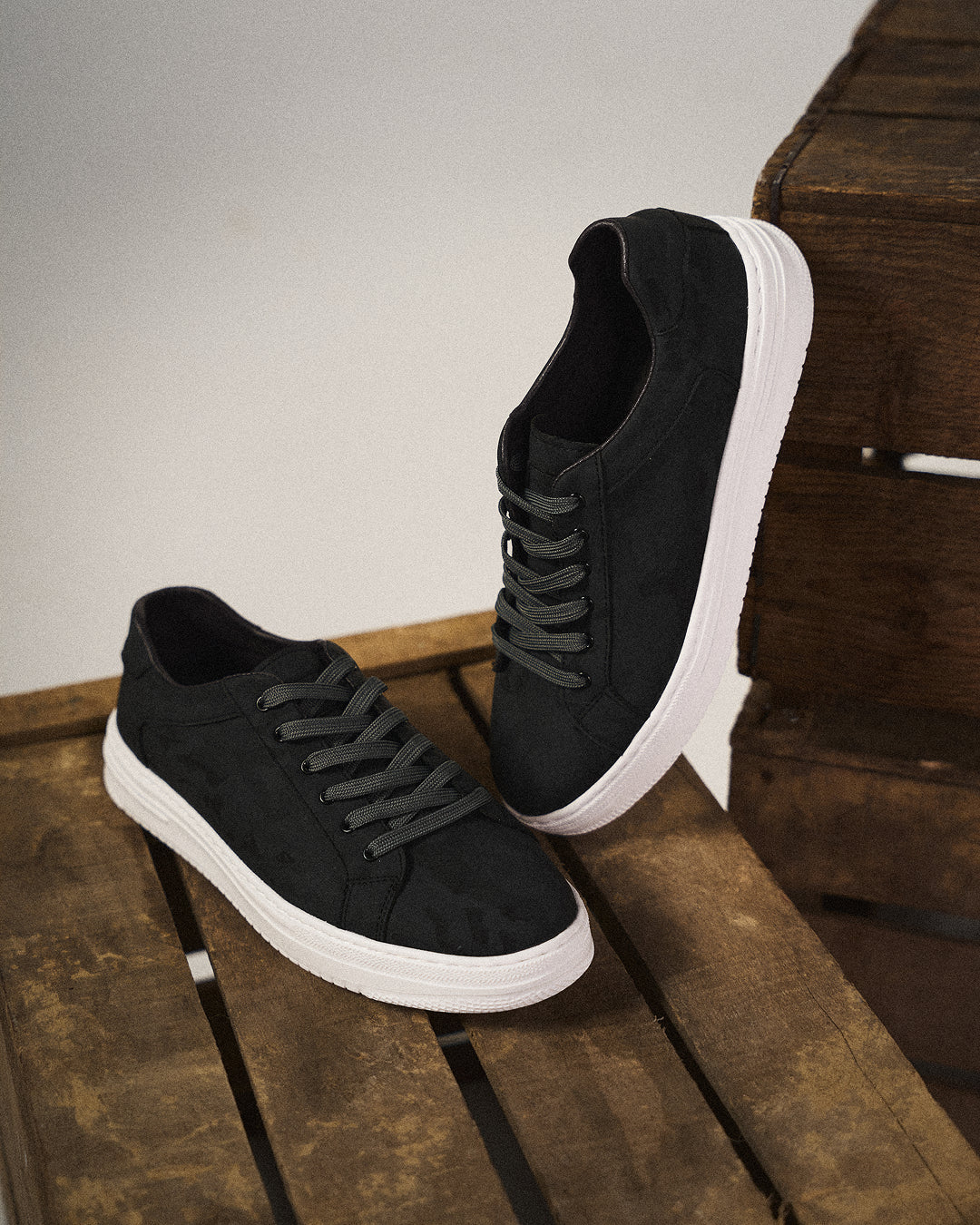Lightweight comfortable everyday trainers for men | Belmont - 3
