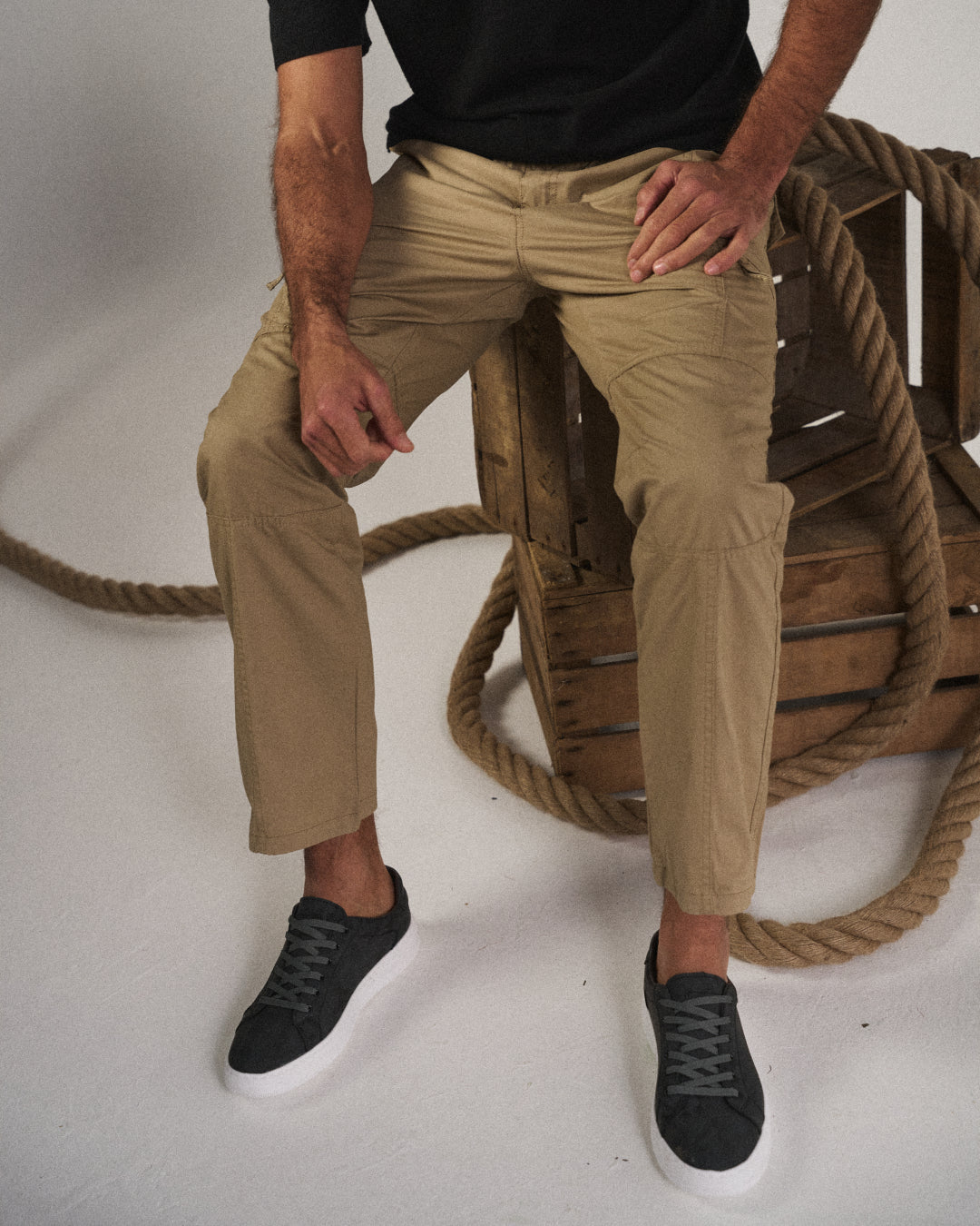 Relaxed fit everyday cargo trousers for men | Hampton - 3