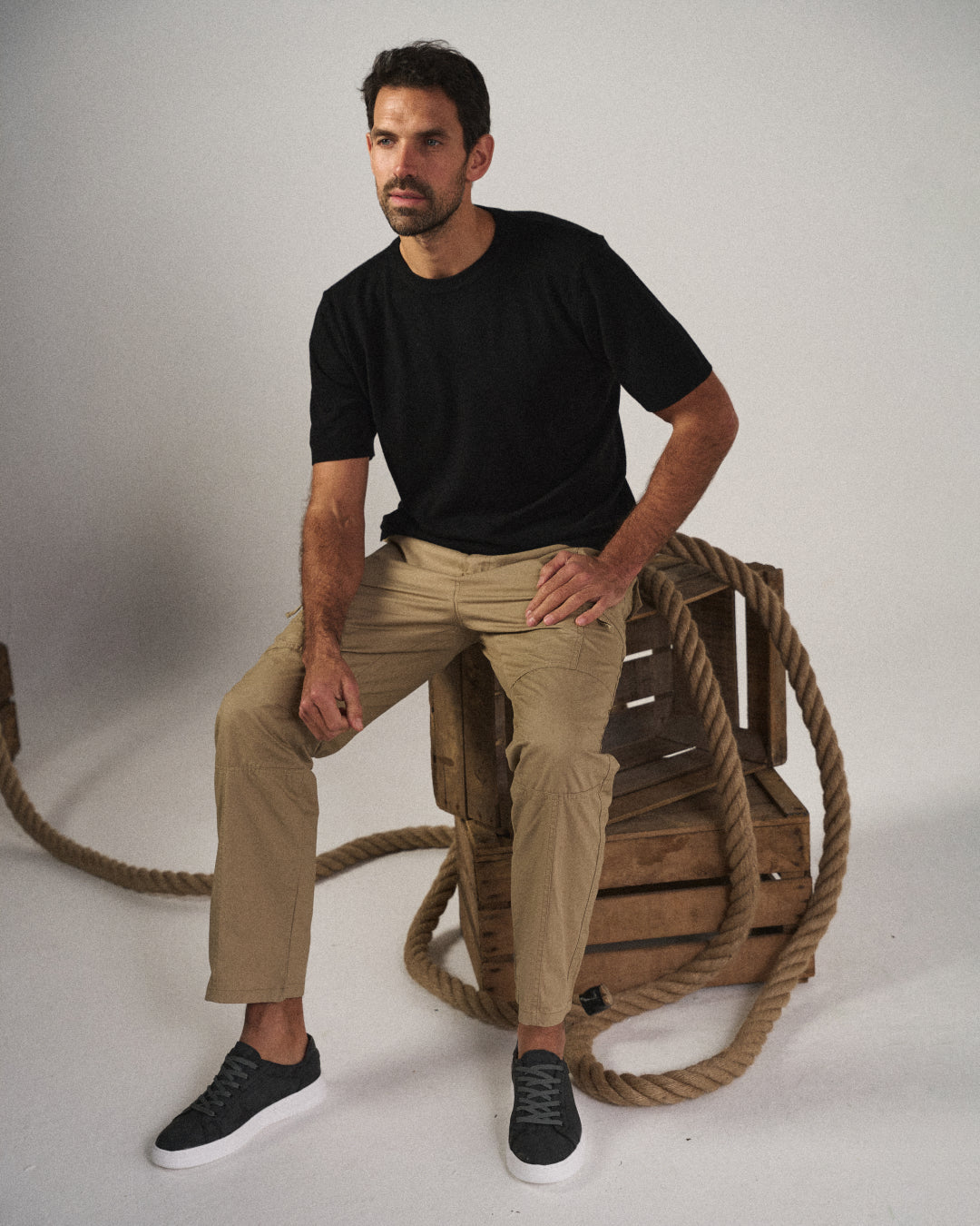 Relaxed fit everyday cargo trousers for men | Hampton - 4
