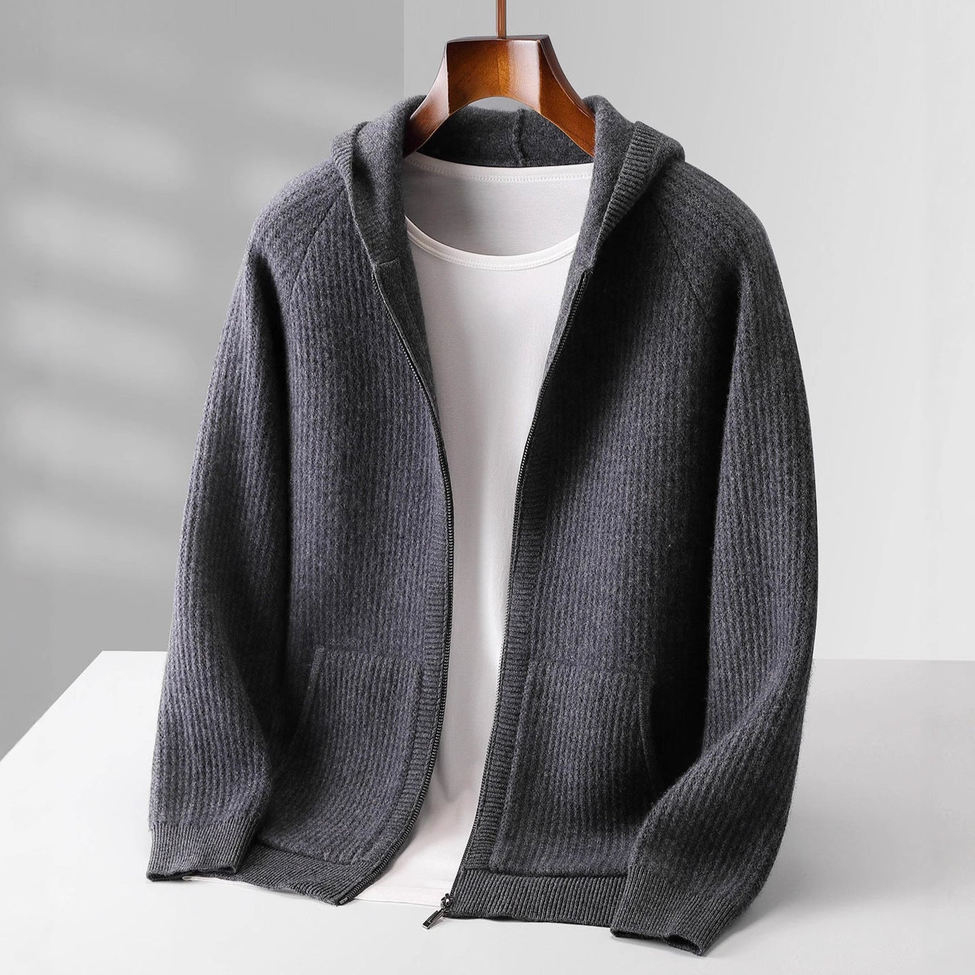 Refined Zip Hoodie Trendy for Men | Matteo