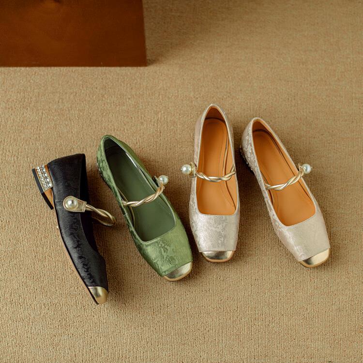 Elegant classic everyday pumps for women | Naila - 19