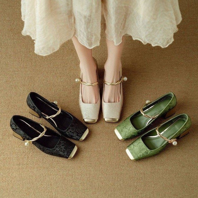 Elegant classic everyday pumps for women | Naila - 20