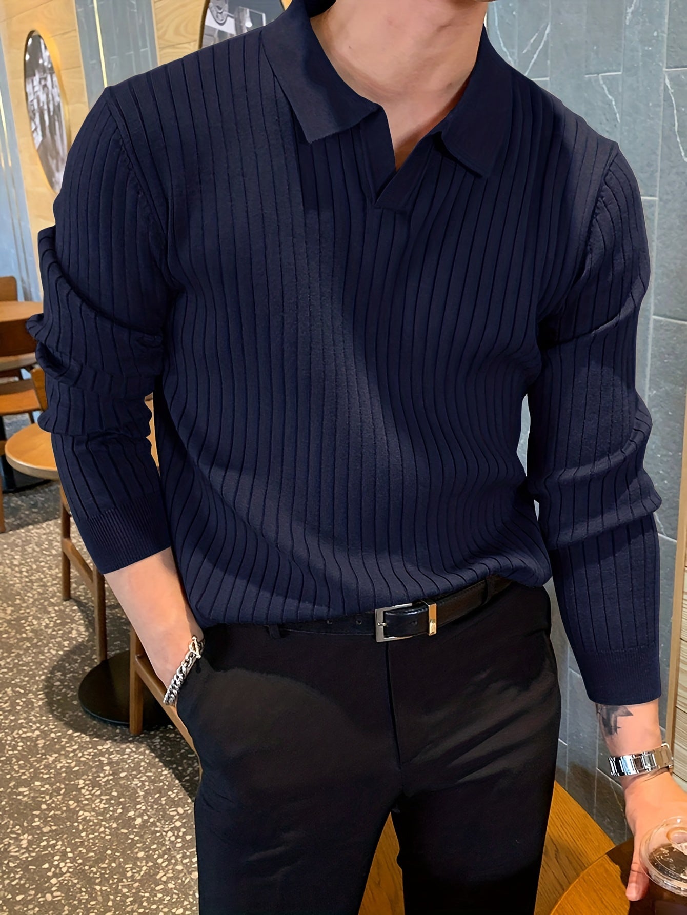 Classic V-neck knit sweater for men -2