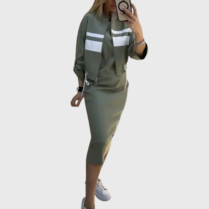 Elegant relaxed two-piece set for women - 1
