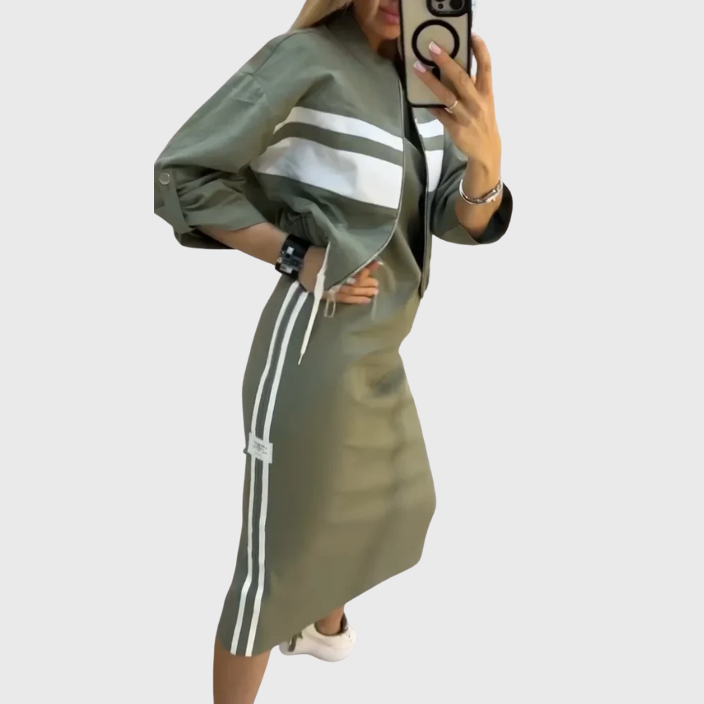 Elegant relaxed two-piece set for women - 2