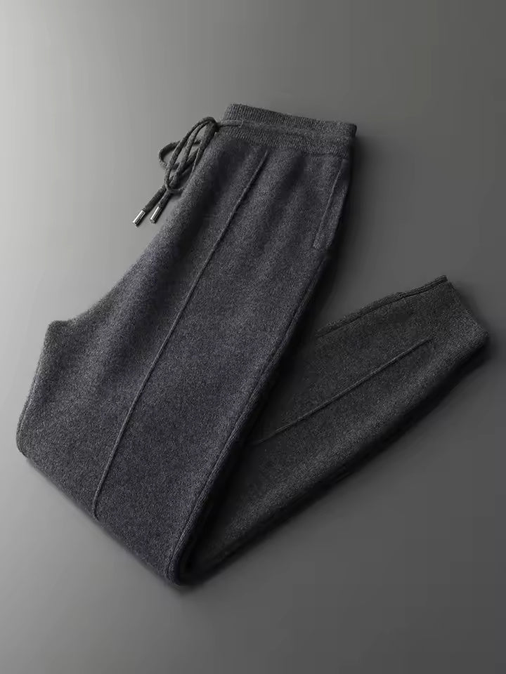 Classic tailored two-piece suit for men -12