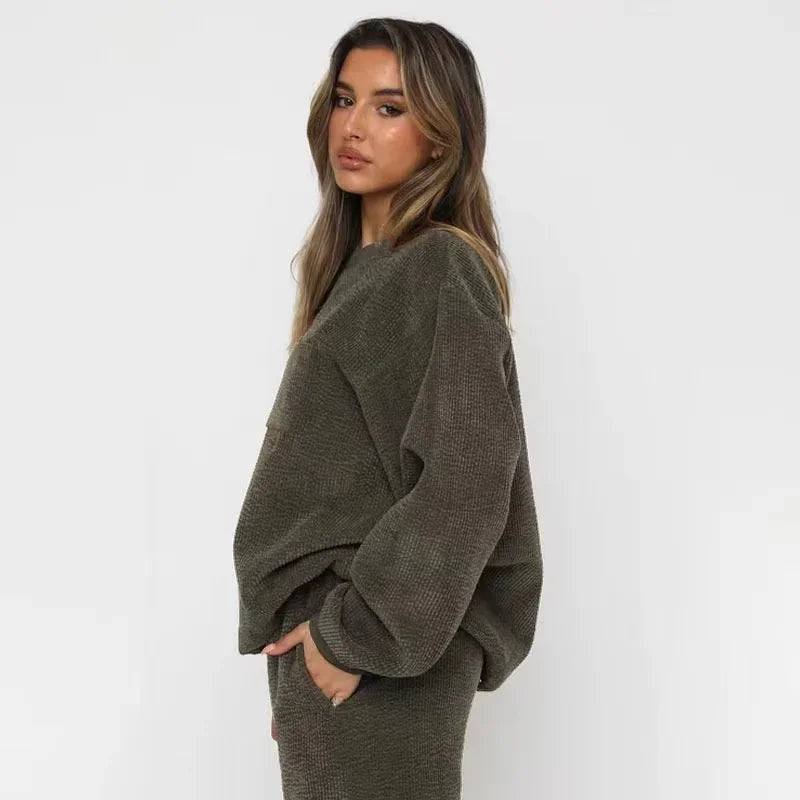 Comfortable everyday casual sweatshirt for women | Cordella - 3