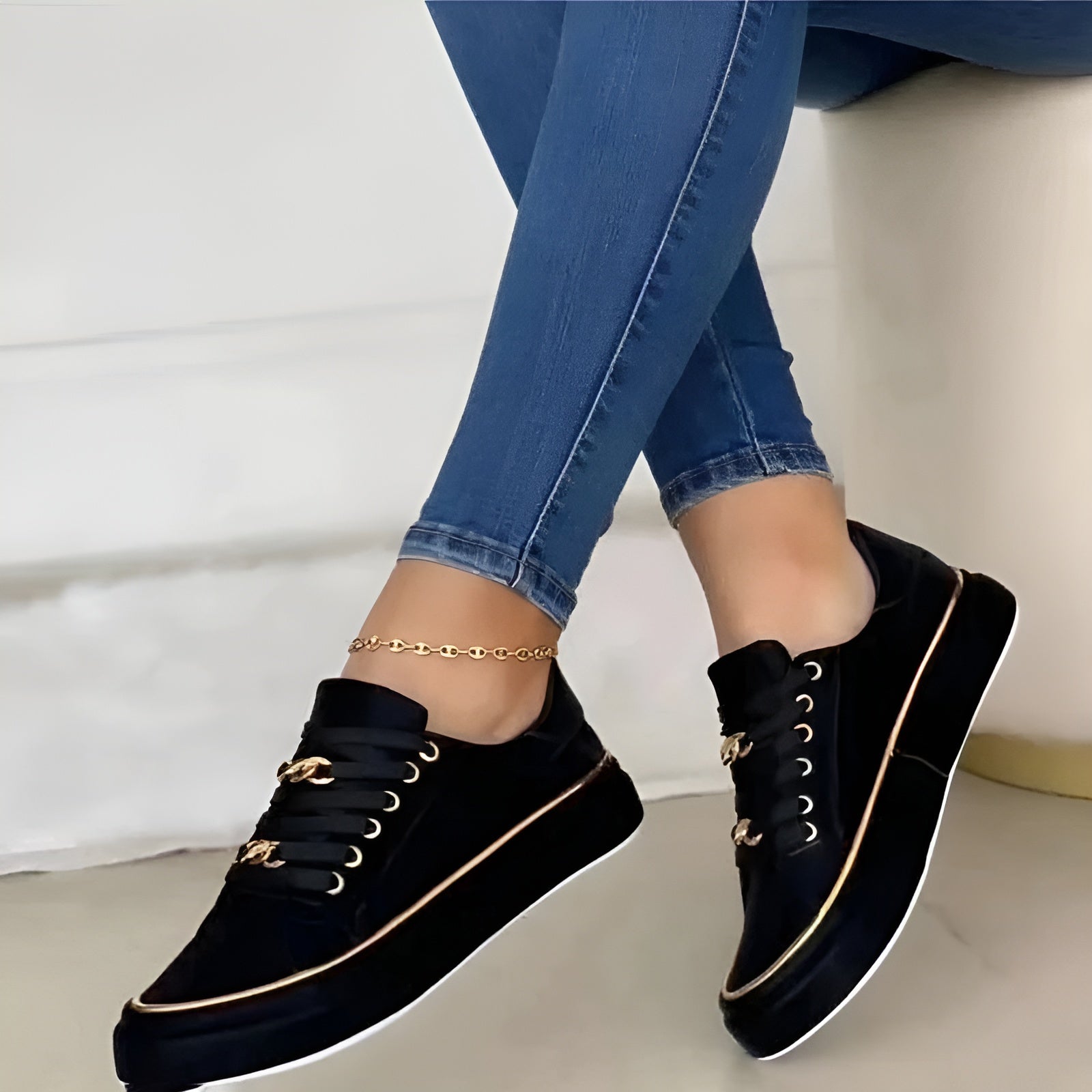 Stylish low-top everyday trainers for women | Aveline -4