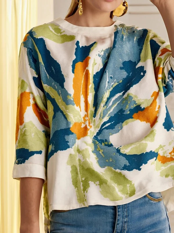 Half-sleeve contrast flower print round-neck top for women - 2