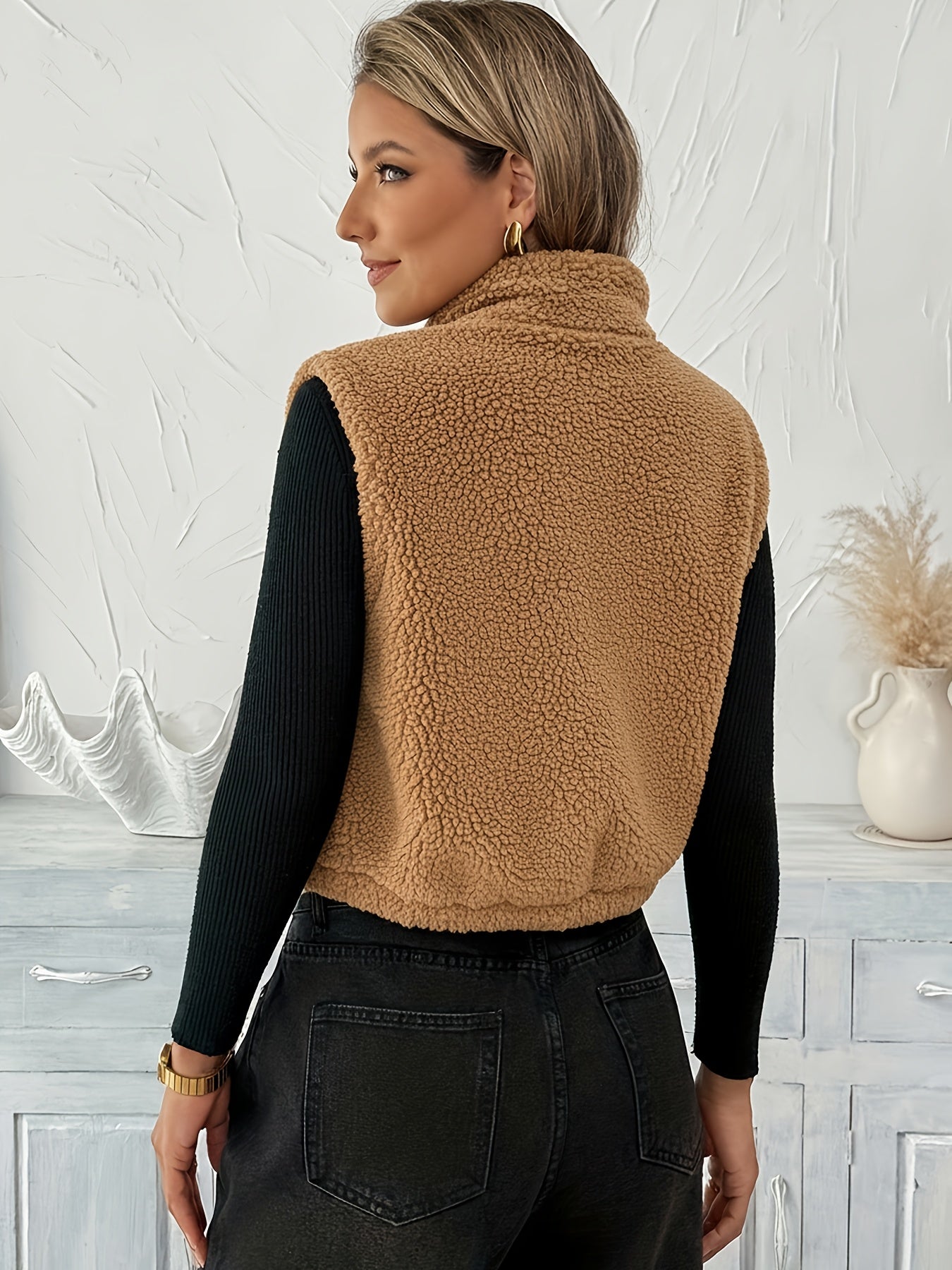 Stylish sleeveless teddy fleece gilet for women | Delia -9