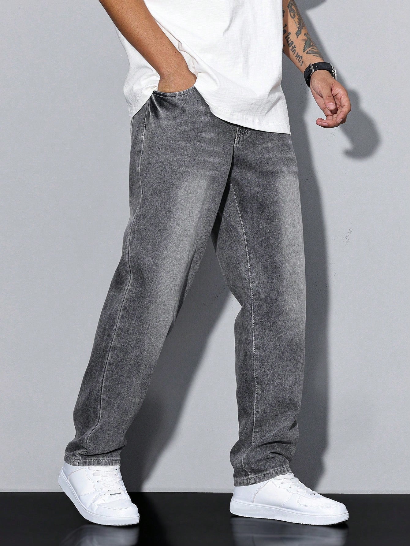 Relaxed wide-leg casual jeans for men - 11