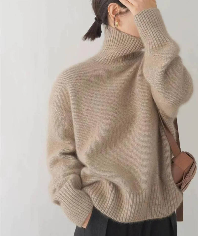Soft luxurious cashmere turtleneck sweater for women - 2