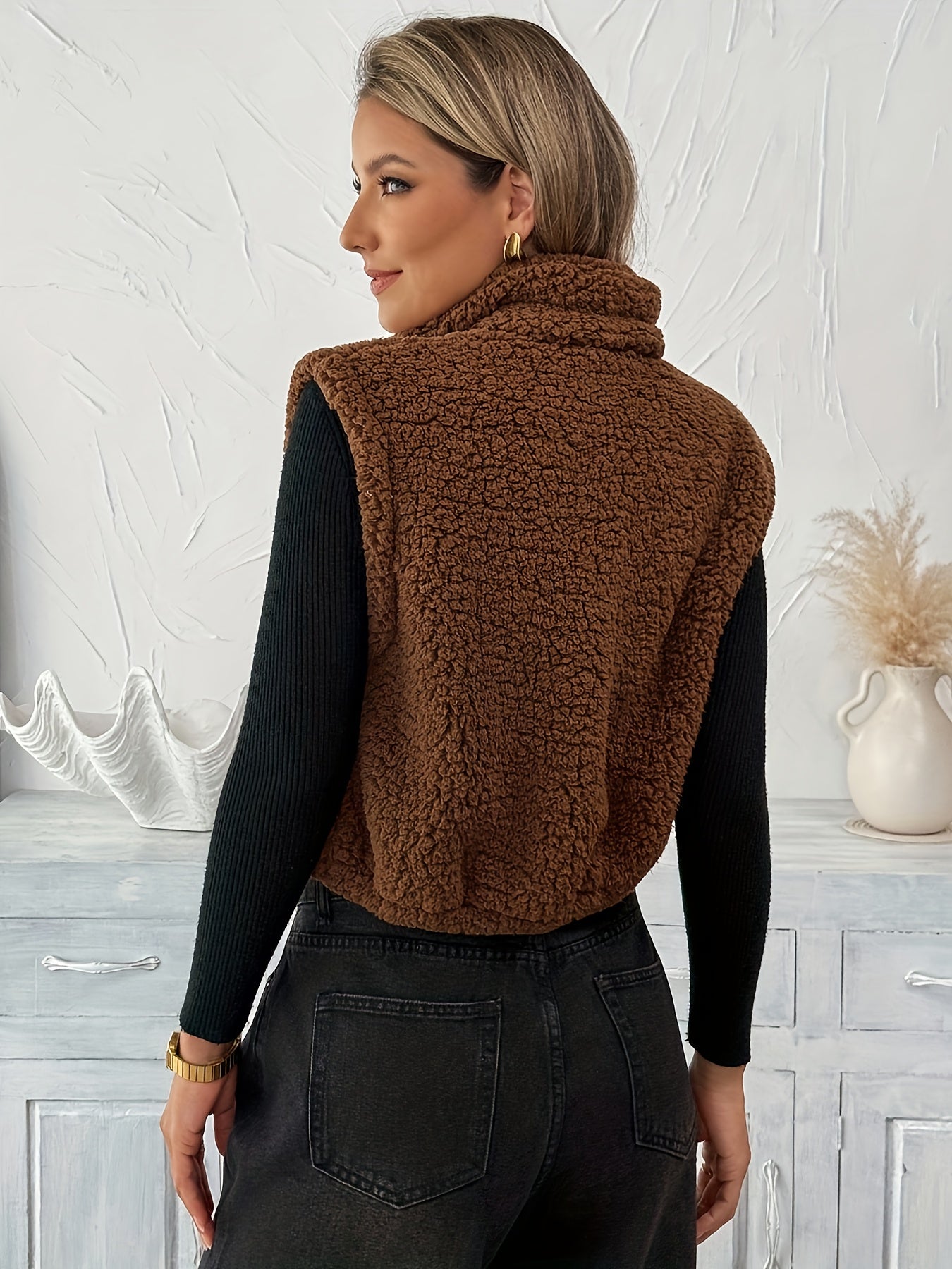 Stylish sleeveless teddy fleece gilet for women | Delia -8