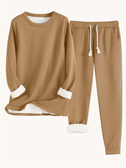 Relaxed Two Piece Lounge Set Stylish for Women | Mireya