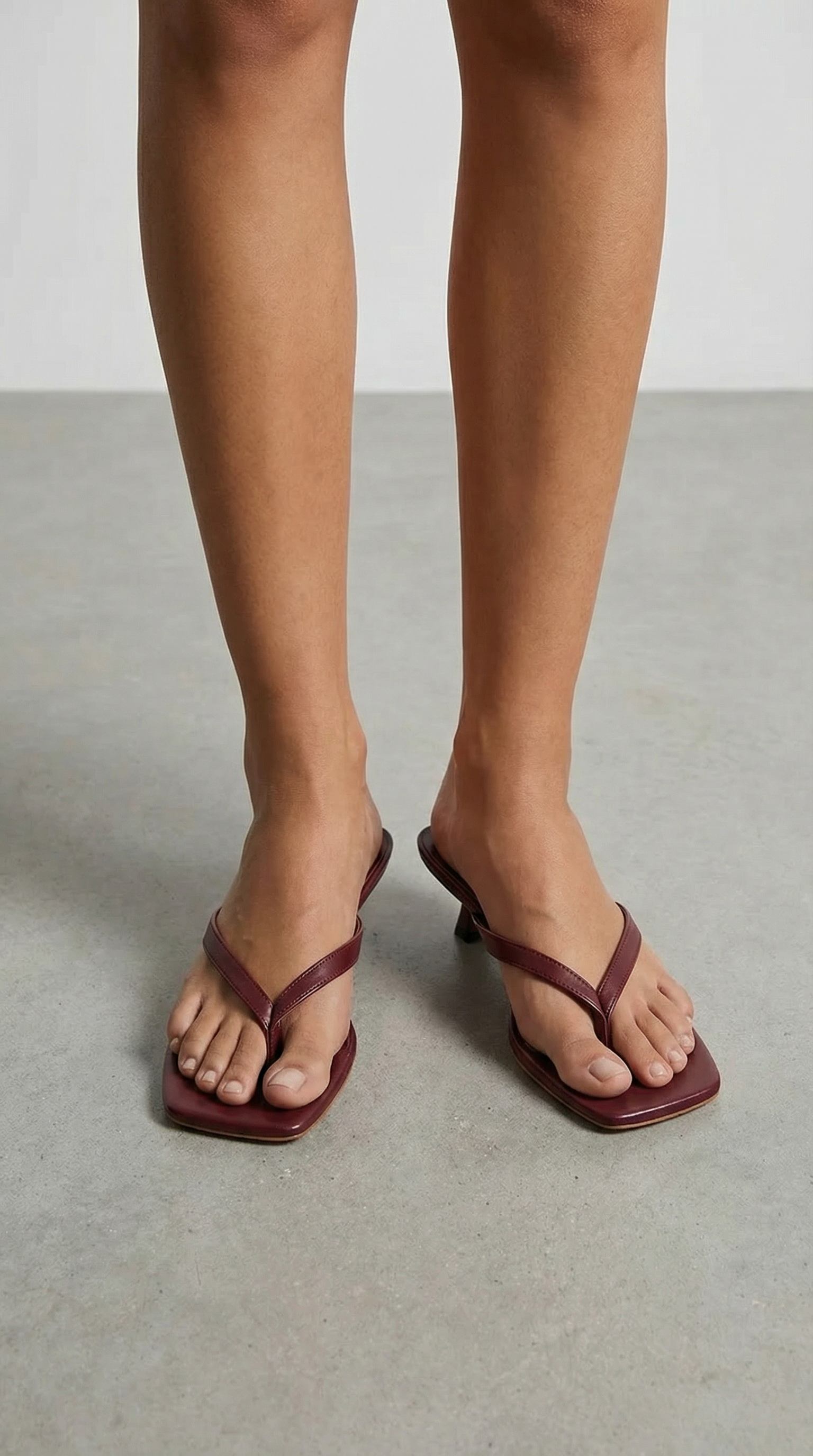 Elegant kitten-heel thong sandals for women | Jessica - 14