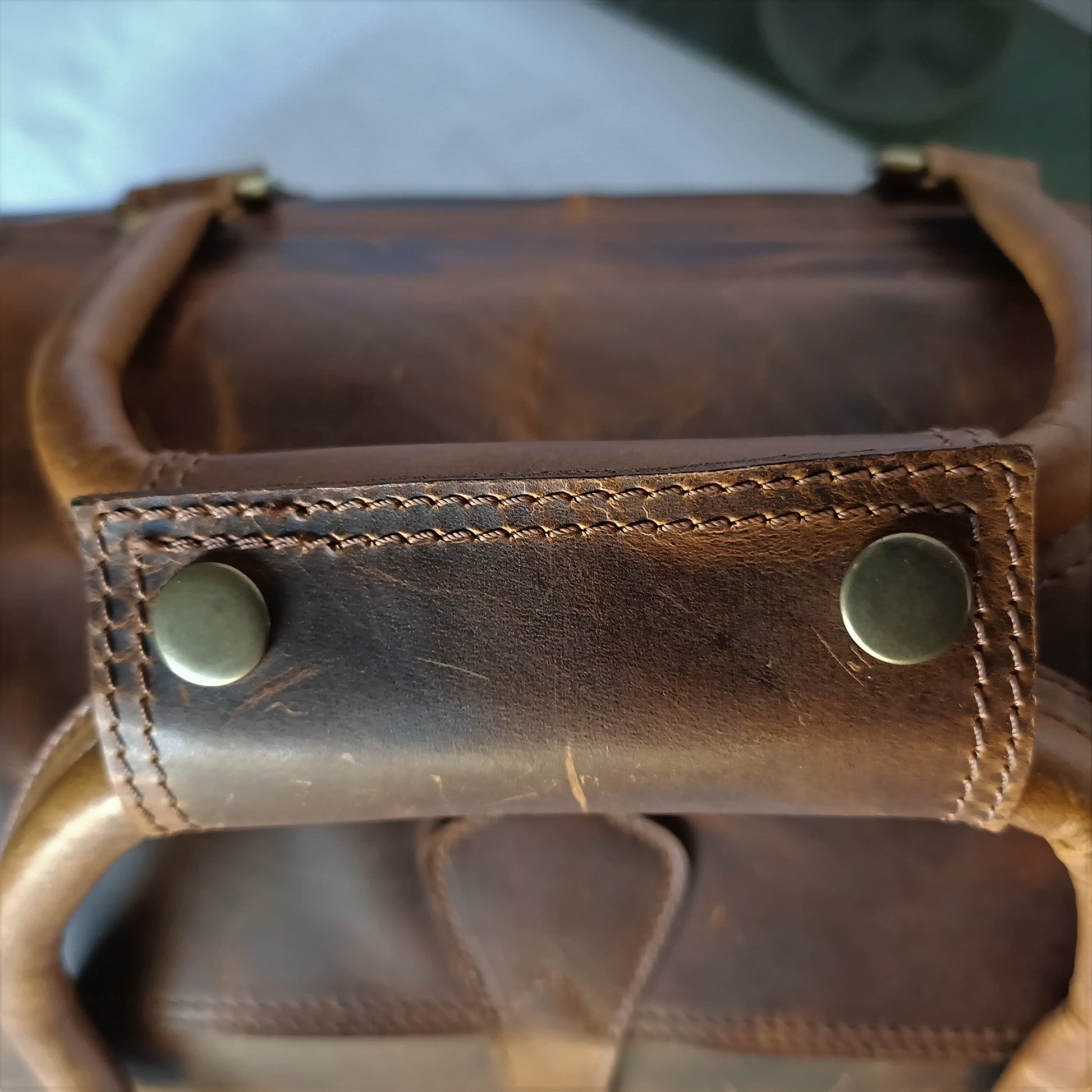 Classic structured everyday hard wax travel bag for women -8